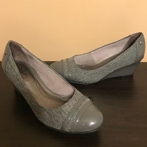 Life Stride Grey wedges